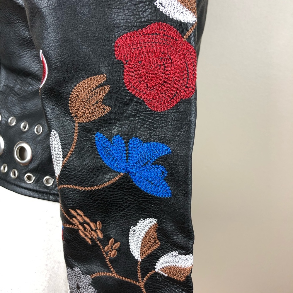 NWT. Romeo & Juliet Couture Biker Jacket. Size M. - Picture 7 of 8